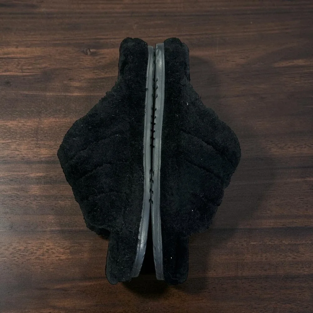 UGG Fluff You Slipper Black Fur Slides Mens 9 Lounge Cozy Comfort Streetwear⁠